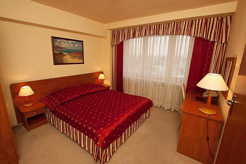 Hotel Accademia Ostrowiec Świętokrzyski 객실 사진