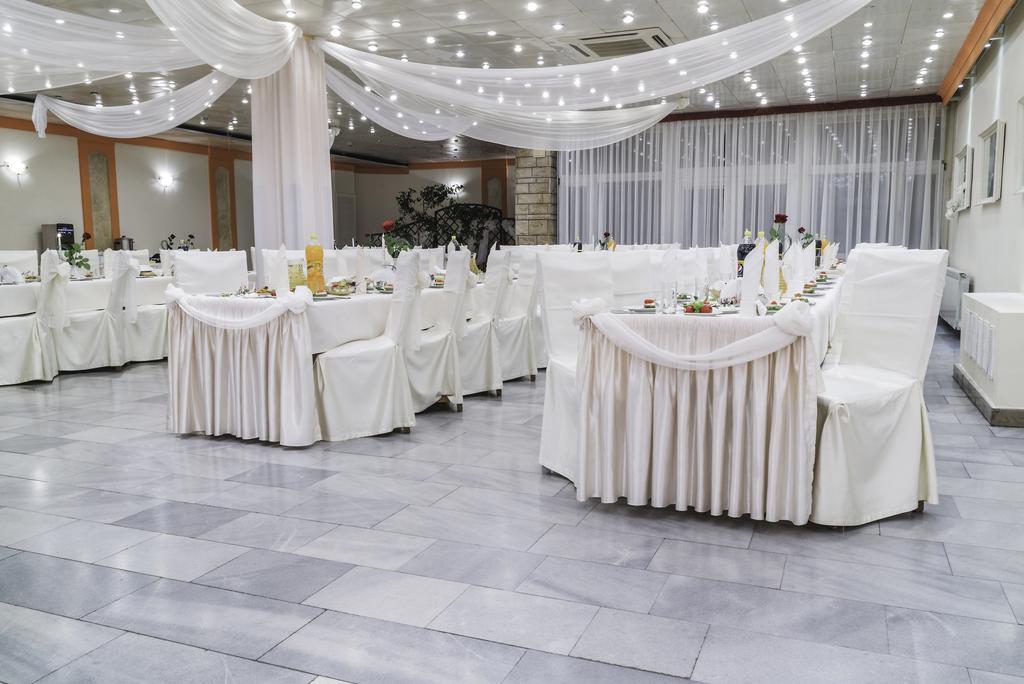 Hotel Accademia Ostrowiec Świętokrzyski 외부 사진