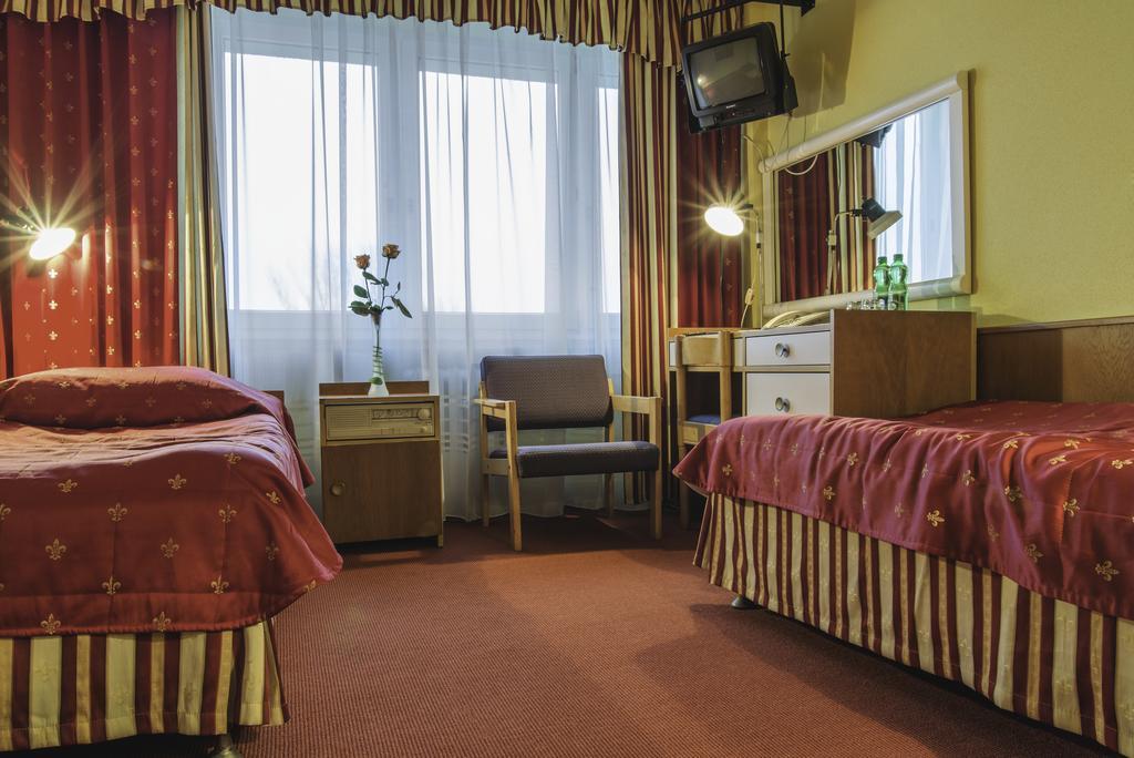 Hotel Accademia Ostrowiec Świętokrzyski 객실 사진