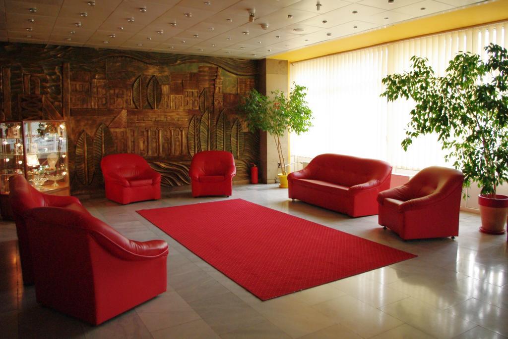 Hotel Accademia Ostrowiec Świętokrzyski 외부 사진